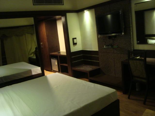 The Rajshahi Palace Hotell Indore Exteriör bild