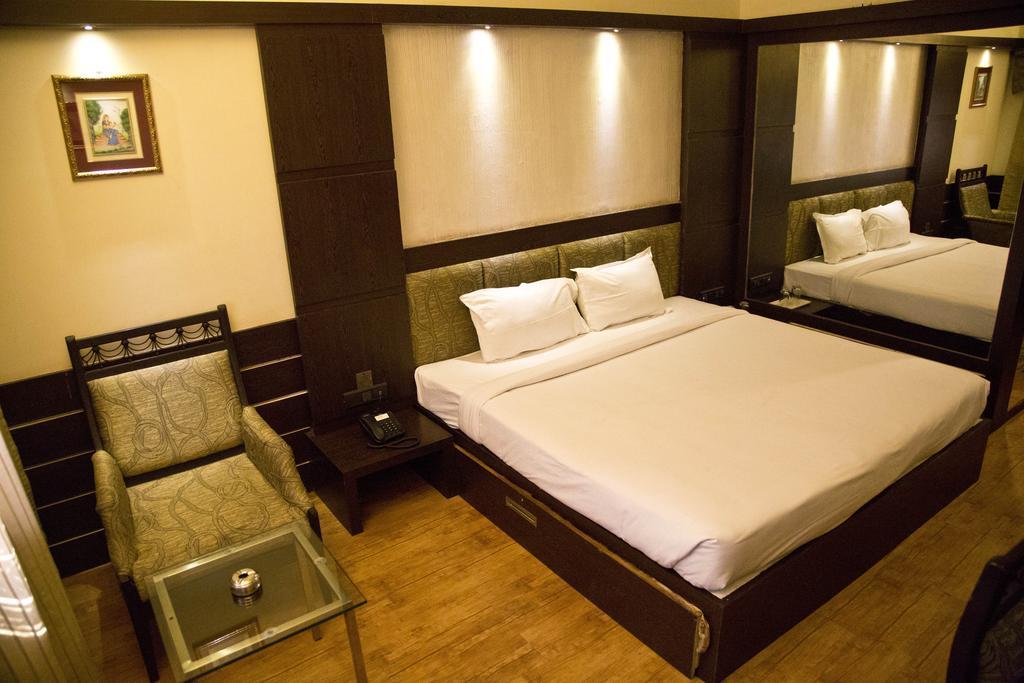 The Rajshahi Palace Hotell Indore Rum bild